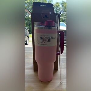 Flamingo Fire 🔥🦩 The Quencher H20 40oz Stanley Flowstate Tumbler